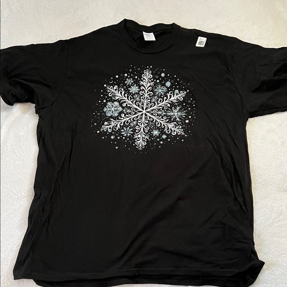 Snowflake Winter Graphic T-Shirt (Men’s 2XL)